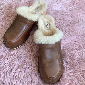 UGG CLOGS MED BRN LEATHER W/FUZZY LINING VERY GD COND Sz 8
